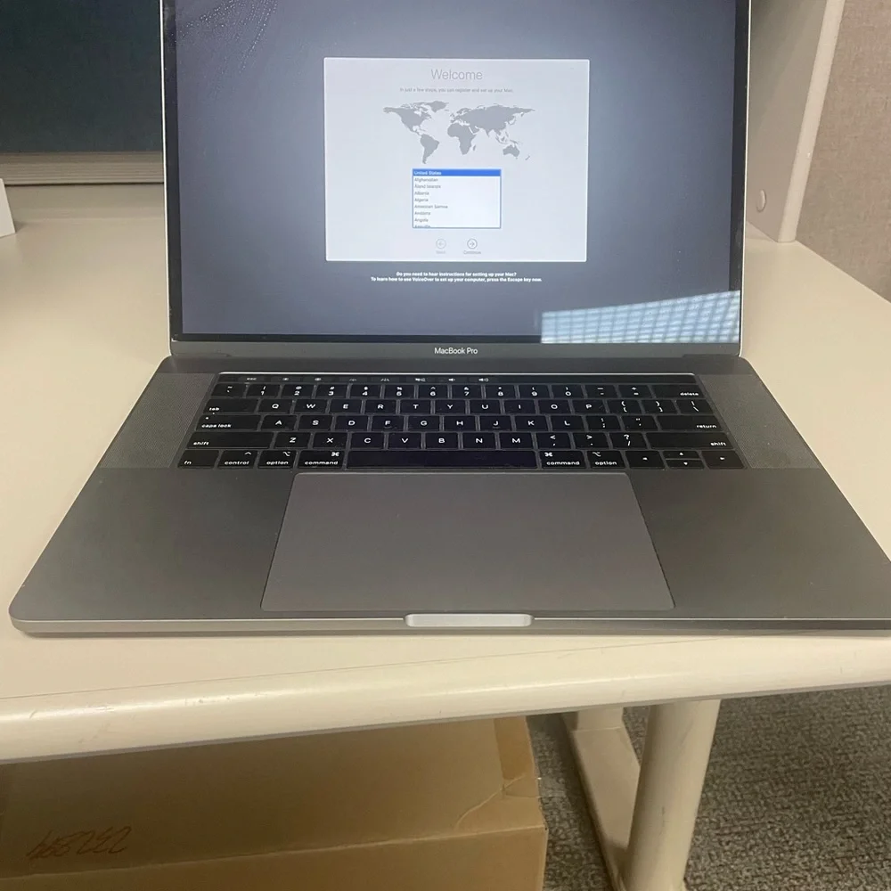 Apple MacBook Pro - Sleek Gray Finish